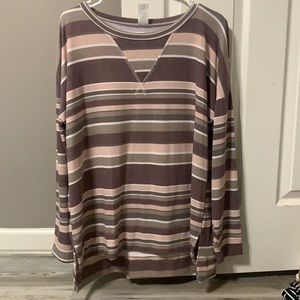 Lightweight crew neck pullover top